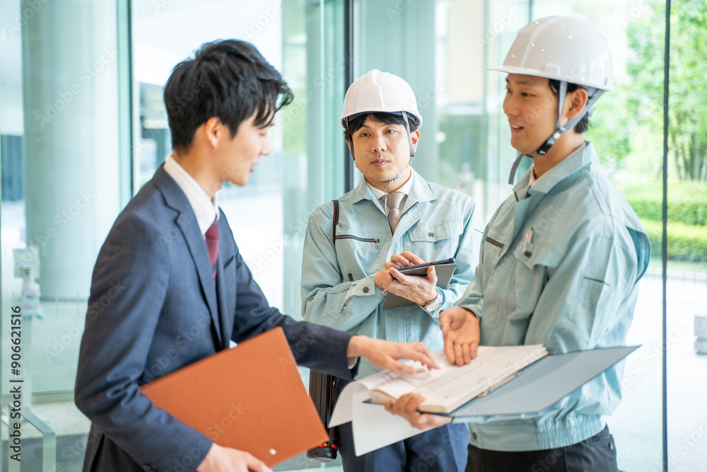 建築業やゼネコンの打合せイメージ