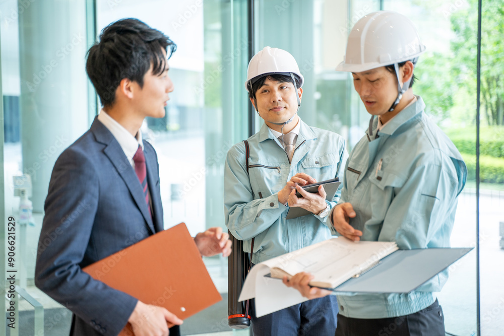 建築業やゼネコンの打合せイメージ