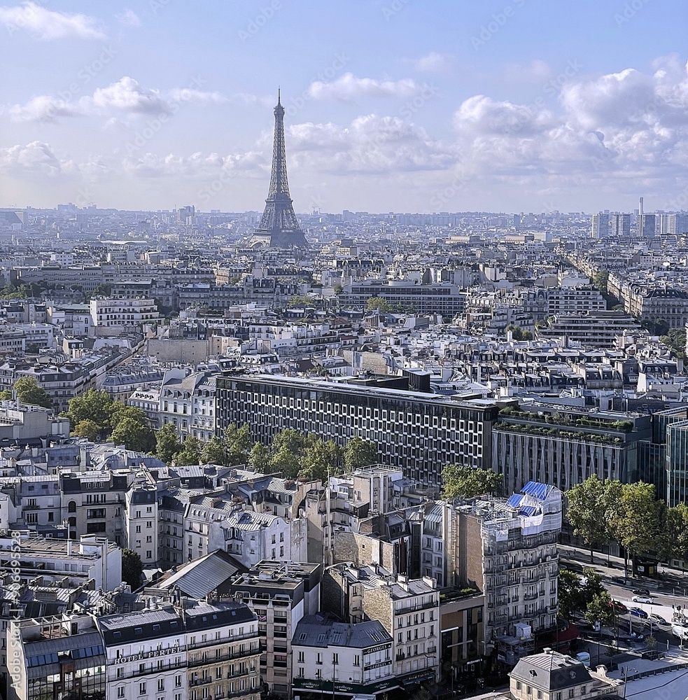 Fototapeta premium Panoramic view of Paris from the Hyatt Regency Hotel, August 2023