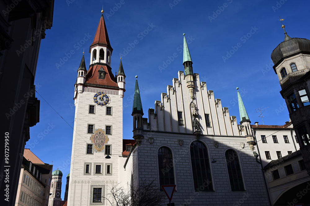 Obraz premium マリエン広場の聖ペーター教会