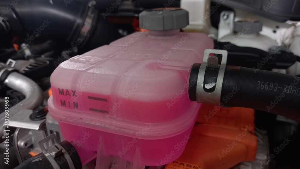 Car coolant auxiliary tank Car coolant auxiliary tank