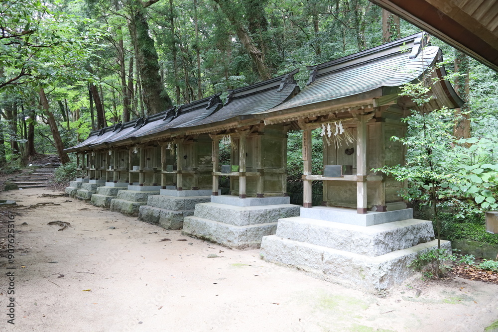 A scene of subordinate shrines in the precincts of Dazaifu-tenmangu Shrine A scene of subordinate shrines in the precincts of Dazaifu-tenmangu Shrine