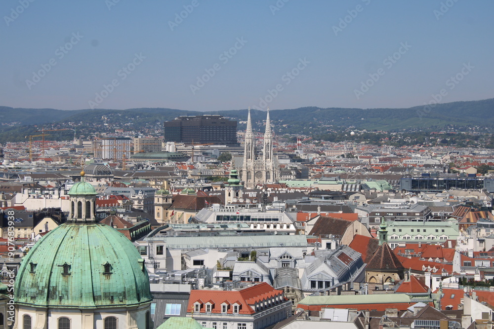 Obraz premium Vienna Skyline: Architectural Marvels