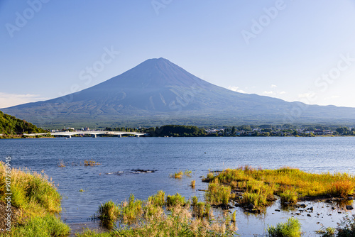 山梨県 河口湖から望む富士山 