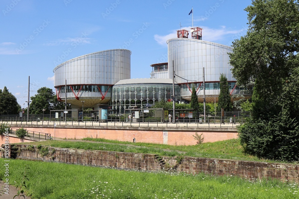 La cour européenne des droits de l'homme, vue de l'extérieur, ville de Strasbourg, département du Bas Rhin, France