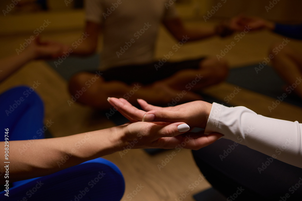 Obraz premium Engage in a deeply fulfilling Group Meditation Practice set in a beautifully serene environment