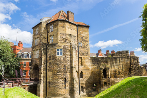 Obraz na płótnie Black gate and castle in Newcastle upon Tyne, England w salonie