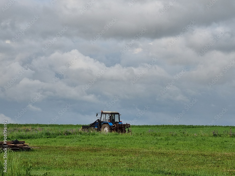 Obraz premium tractor in field