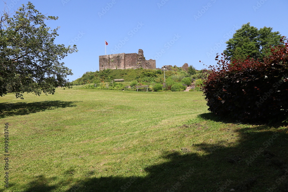 Les jardins du château, ville de Epinal, département des Vosges, France Les jardins du château, ville de Epinal, département des Vosges, France