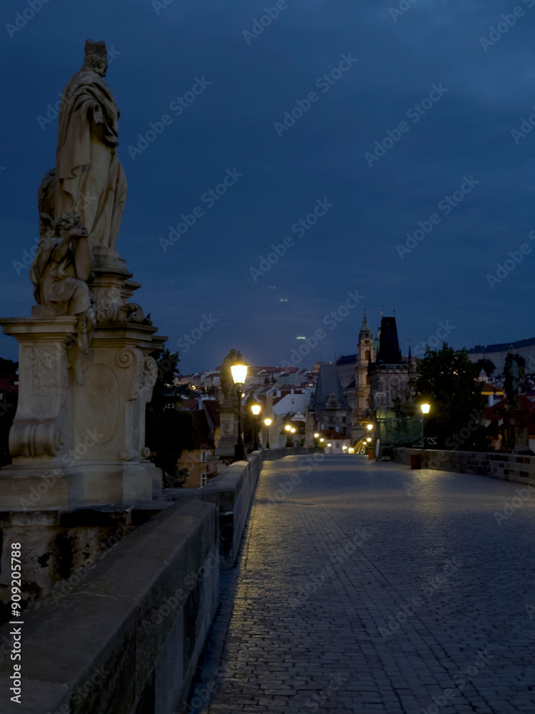 Obraz premium Prague Charles Bridge before sunrise