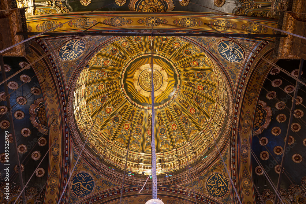 Obraz premium Architectural details of the great Muhammad Ali Mosque (Alabaster Mosque) in the Citadel of Cairo, Egypt