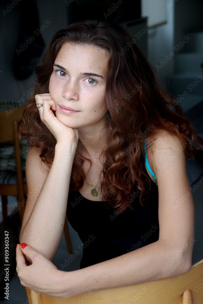 PORTRAIT OF YOUNG GIRL PORTRAIT OF YOUNG GIRL
