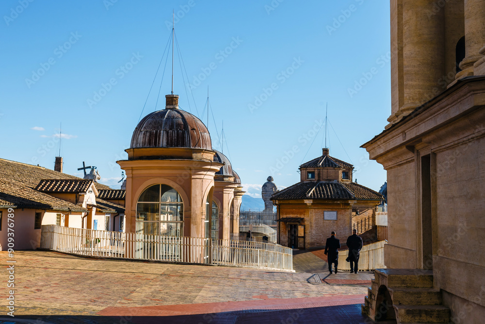 Φωτογραφία hidden places on the roof of st peter's basilica, Vatican City, Rome