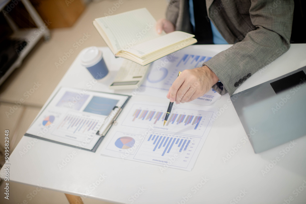 Work planning and investment in personal business Work planning and investment in personal business