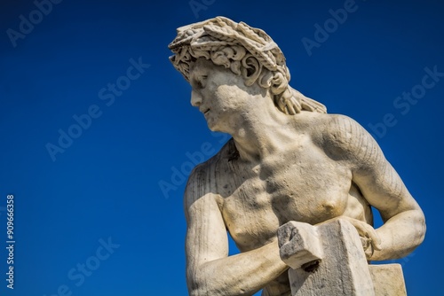Obraz na płótnie parma, italien - statue mit textfreiraum im parco ducale w salonie
