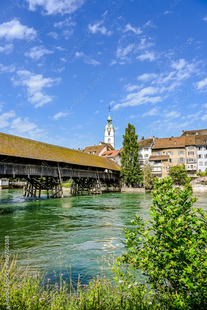 Olten, Stadt, Stadtturm, Aare, Fluss, Alte Brücke, Holzbrücke, Altstadt, Aareufer, historische Häuser, Sommer, Sommersonne, Sommertag, Solothurn, Schweiz Olten, Stadt, Stadtturm, Aare, Fluss, Alte Brücke, Holzbrücke, Altstadt, Aareufer, historische Häuser, Sommer, Sommersonne, Sommertag, Solothurn, Schweiz