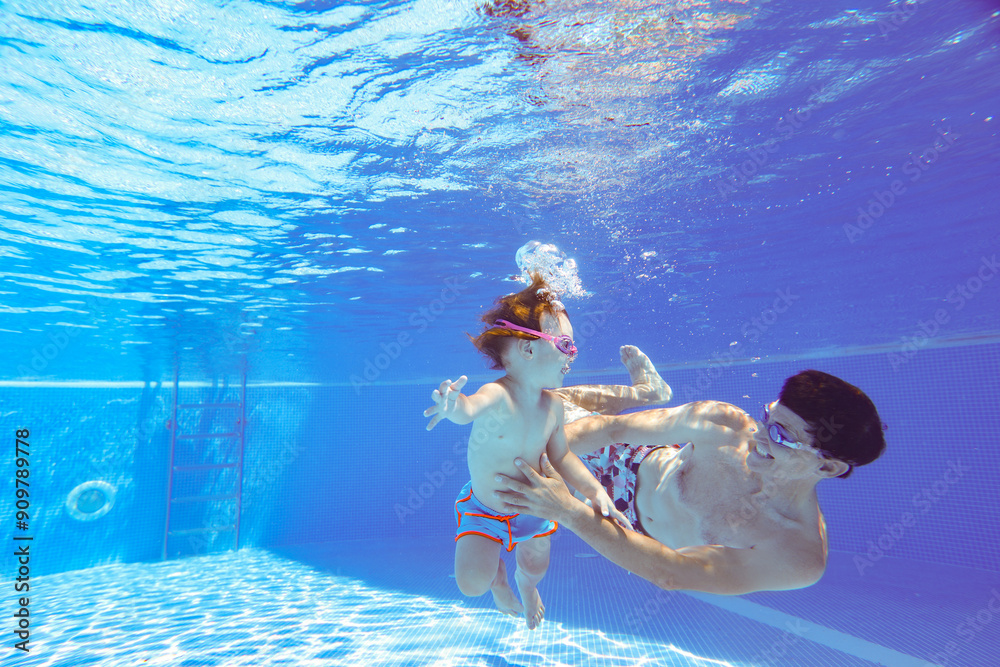 Underwater Baby swimming