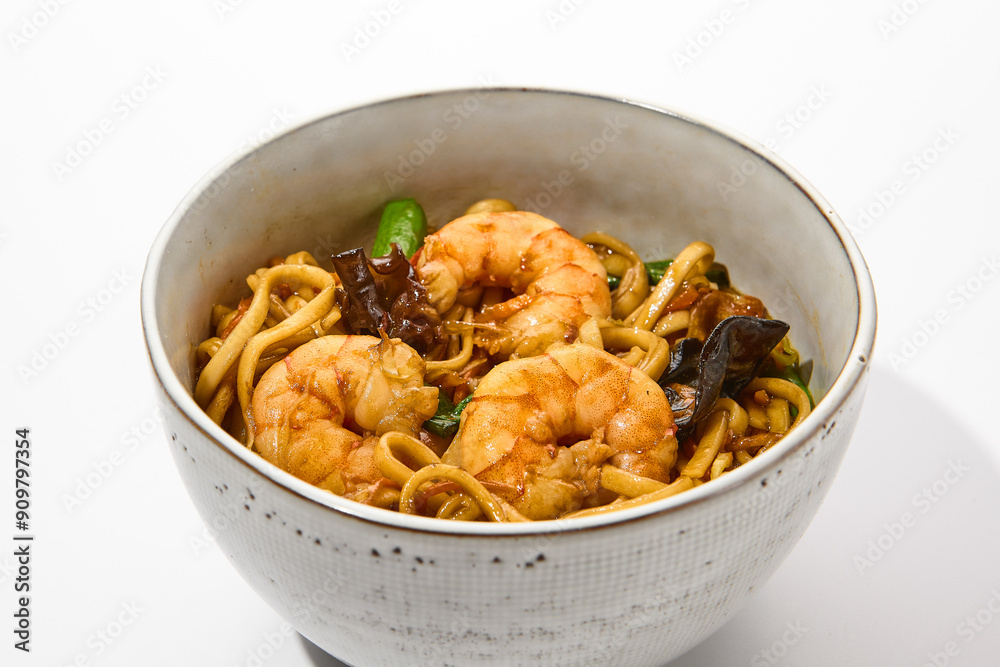 Φωτογραφία Wok Noodles with Shrimp and Wood Ear Mushrooms in Ceramic Bowl, White Background