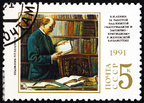 Postage stamp Russia 1991 Lenin working on Materialism photo