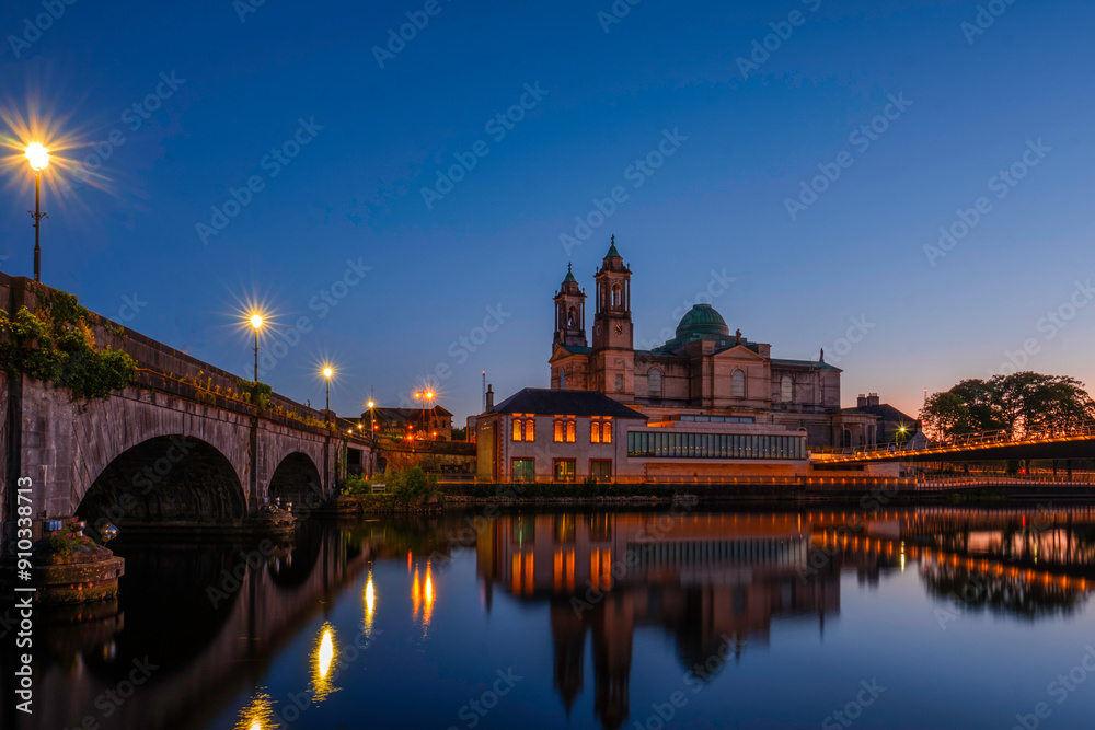 Obraz premium Athlone at Night, Long exposure in summer months. 