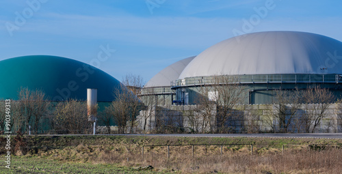 Obraz na płótnie Biogasanlage zur Stromerzeugung und Energiegewinnung w salonie