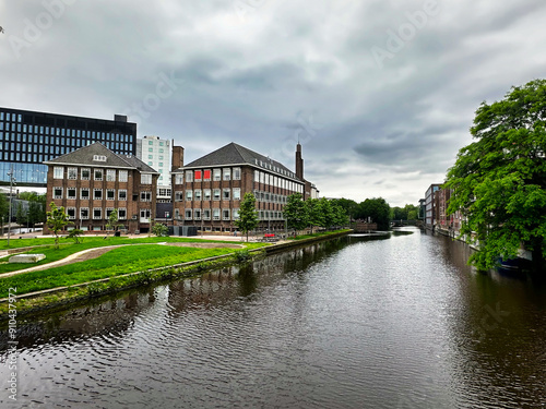 Obraz na płótnie Amsterdam, the capital of Netherlands, is known for its artistic heritage, elaborate canal system and narrow houses!! w salonie
