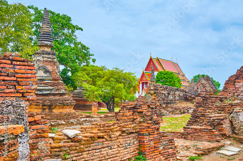 The ruins of Wat Phra Si Sanphet archaeological complex, Ayutthaya, Thailanda photo