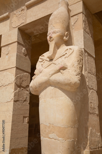 Obraz na płótnie Beautiful view of the ancient temple of Hatshepsut in Luxor, Egypt w salonie