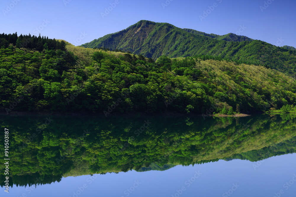 岩手県西和賀町 新緑の錦秋湖 岩手県西和賀町 新緑の錦秋湖