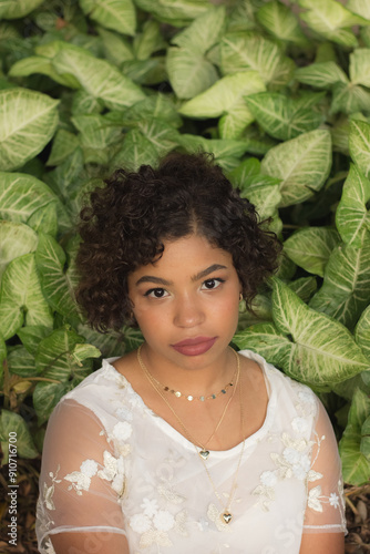 Retrato com vegetação