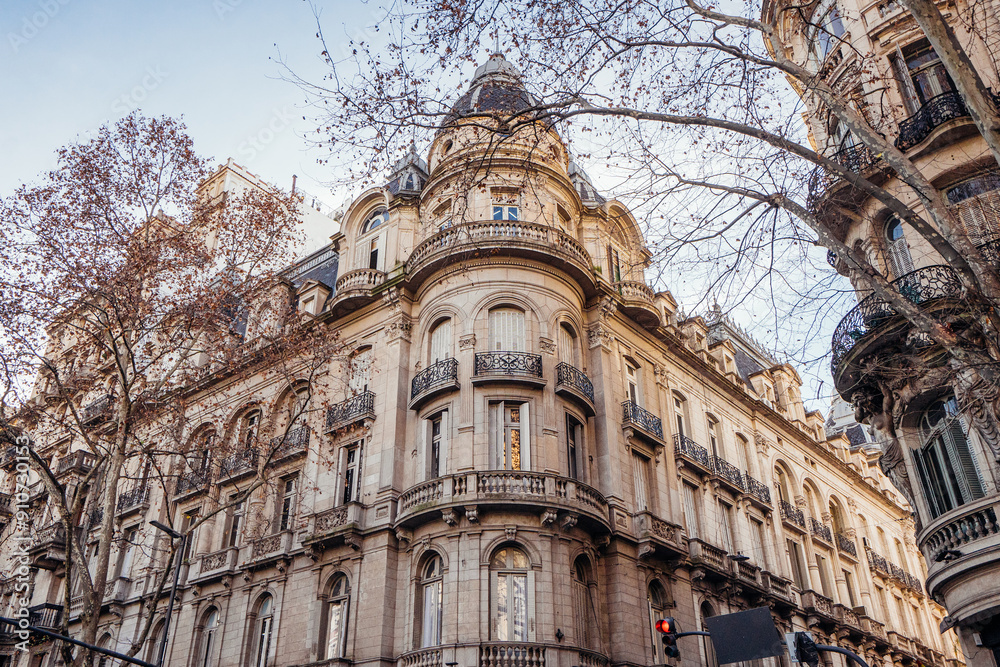 Obraz premium edificio estilo europeo en argentina