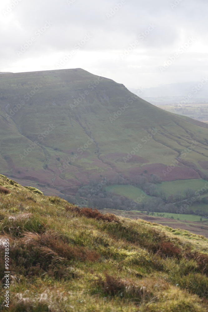 Fototapeta premium View from a ridge 
