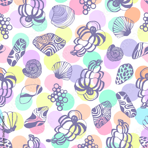 Seamless pattern with seashells. Vector background.	