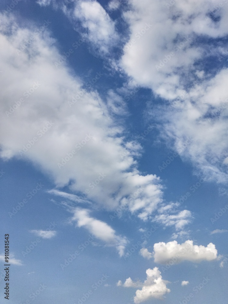 Obraz premium blue sky with white clouds