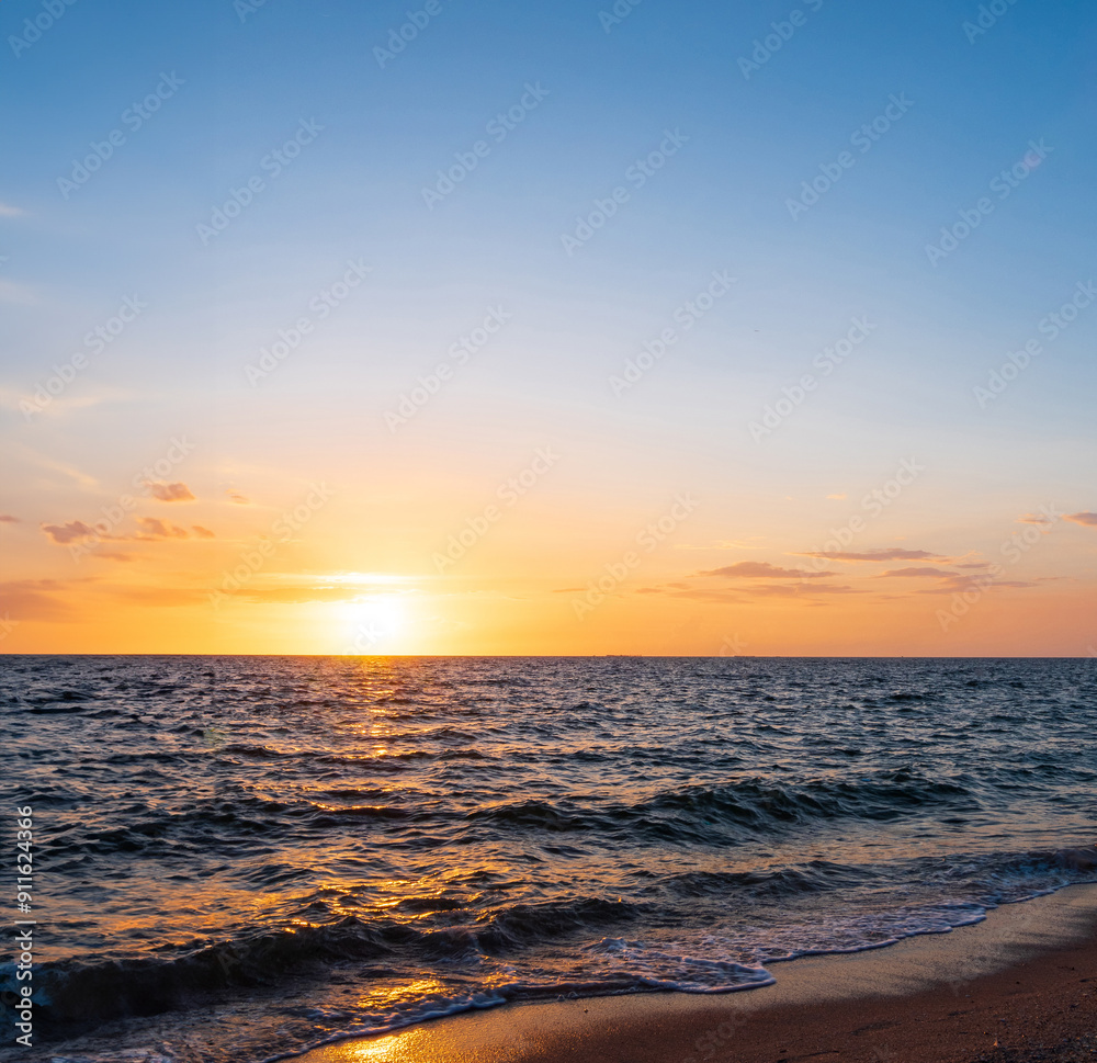 Obraz premium Landscape horizon viewpoint panorama summer shore sea beach nobody wind wave cool holiday look calm big sunset sky twilight evening on day time nature tropical coast beautiful ocean water travel