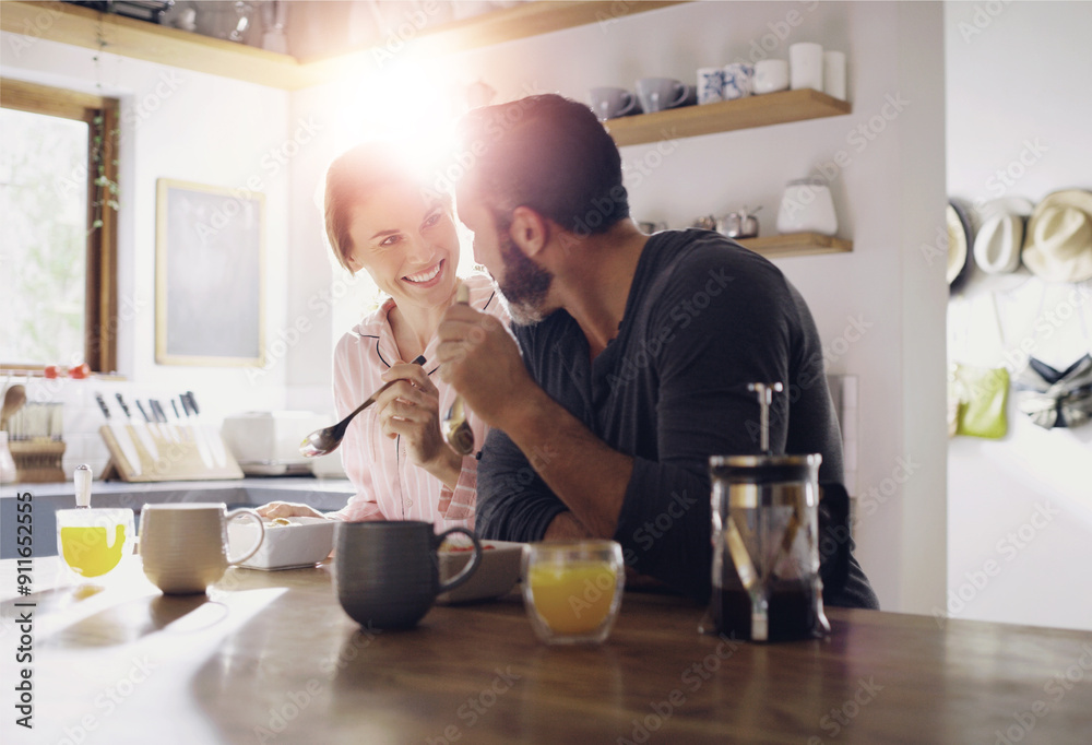 © ReeseArcurs/peopleimages.com - Couple, breakfast or eating cereal together at table with love, care or juice for fiber in meal in home. Romantic people, smile and healthy snack for bonding, nutrition and food in happy marriage © ReeseArcurs/peopleimages.com - Couple, breakfast or eating cereal together at table with love, care or juice for fiber in meal in home. Romantic people, smile and healthy snack for bonding, nutrition and food in happy marriage