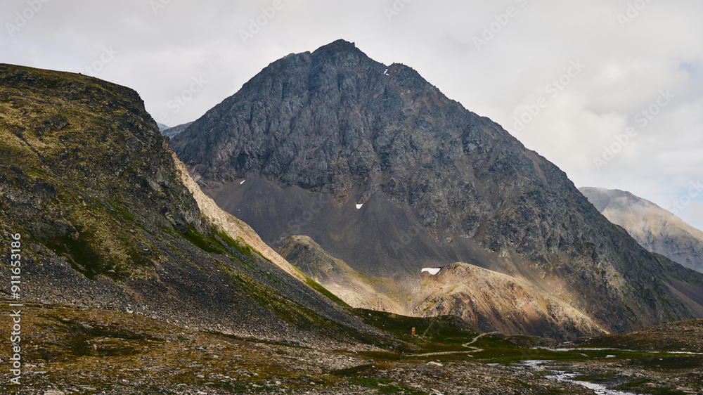 Moutain peak and light Moutain peak and light