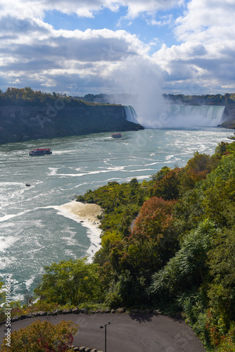 Niagara Falls autumn boat experience