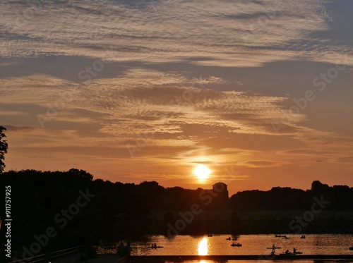 SOnnenuntergang über dem Hamburger Stadtpark photo