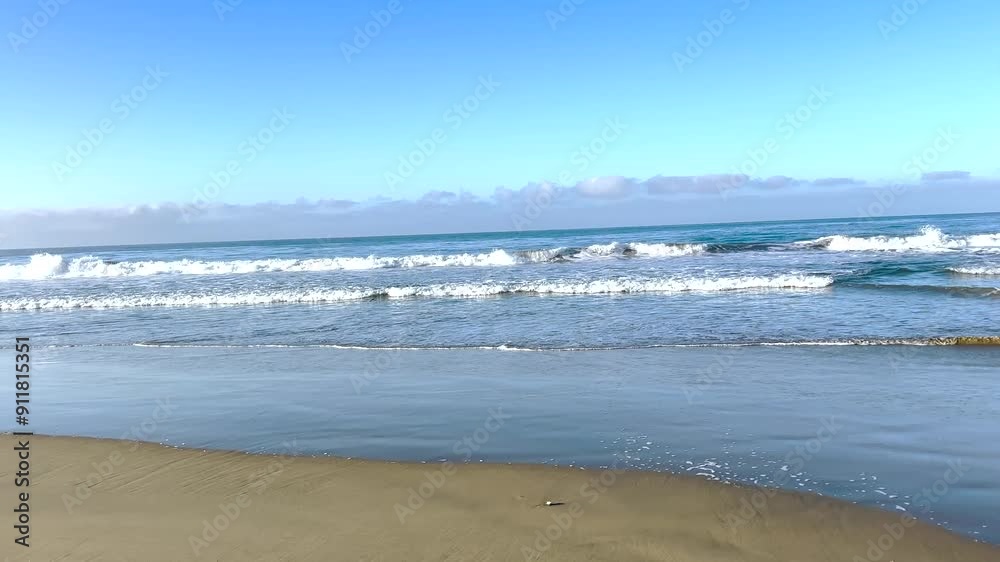 Waves Rolling on the Beach Waves Rolling on the Beach