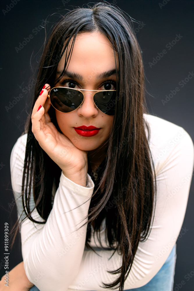 Naklejka premium Retrato de mujer latina 