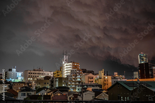 Wallpaper Mural 夜の住宅街と空 Torontodigital.ca