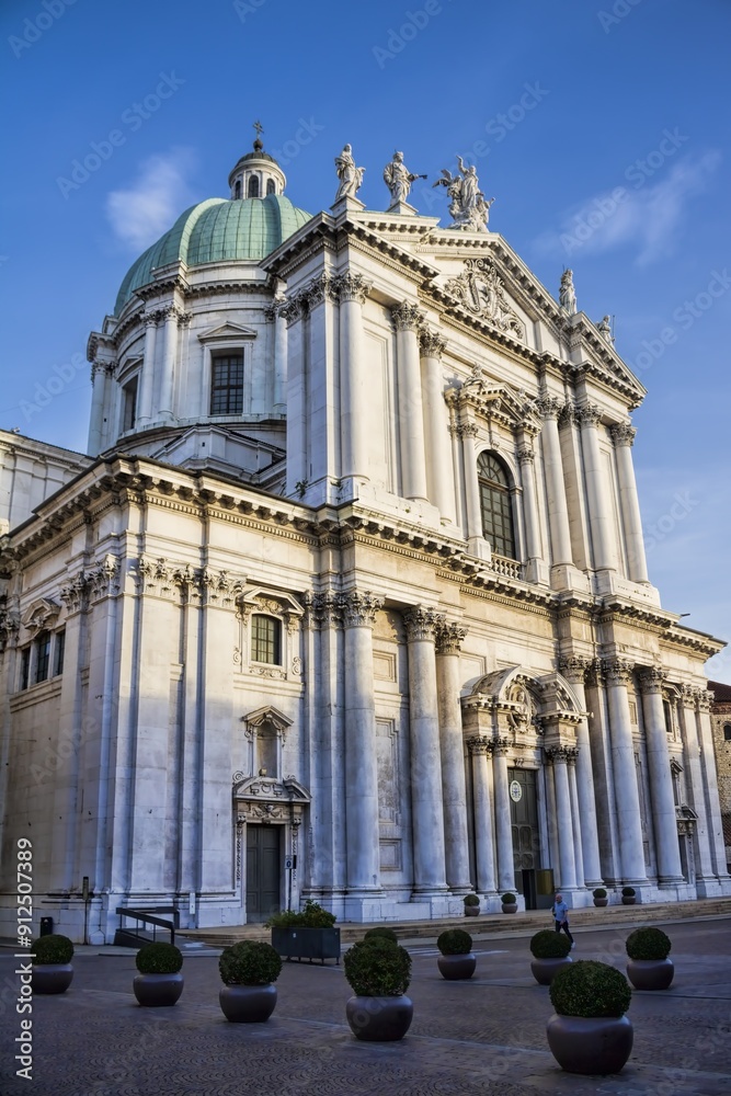 brescia, italien - santa maria assunta an der piazza paolo