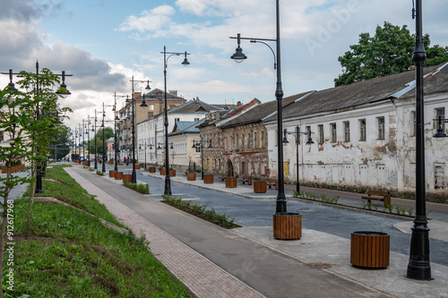 Fototapeta Naklejka Na Ścianę i Meble -  A small pedestrian street in the old town.
