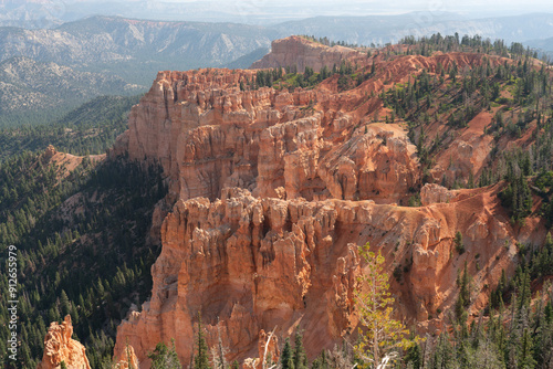 Bryce Canyon: A Symphony of Hoodoos and Nature's Artistry Experience the otherworldly beauty of Bryce Canyon, where towering hoodoos and vibrant rock formations create a stunning amphitheater of natur