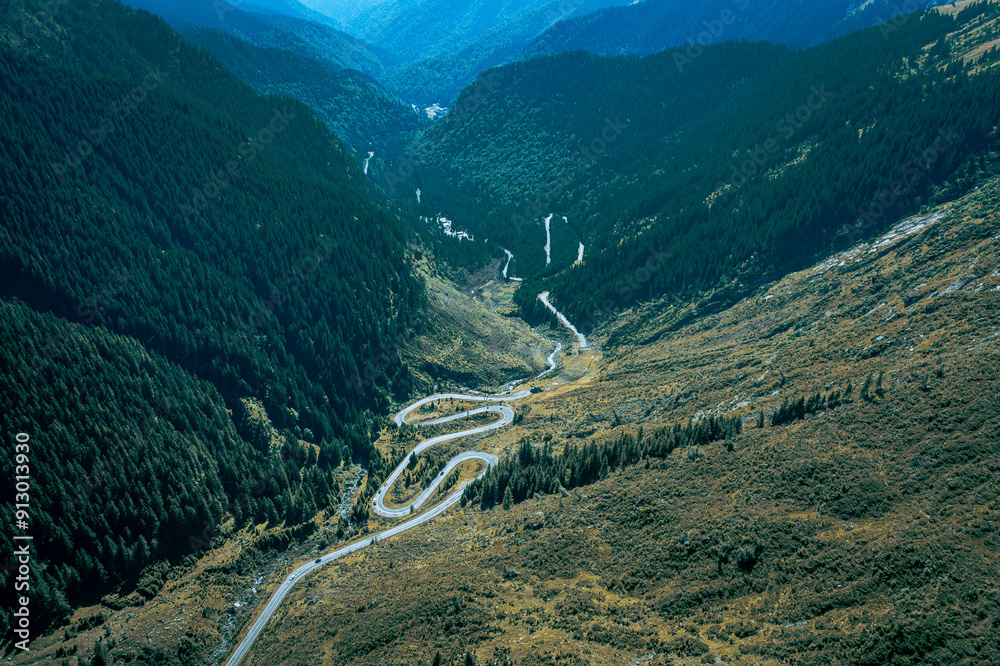 Fototapeta premium road in mountains transgagarassen rear side