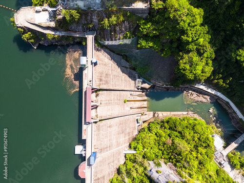 Obraz na płótnie Kyushu, Japan: Aerial overhead of the Hyugami Dam and reservoir in the mountain of Kyushu island in Japan in springtime. w salonie