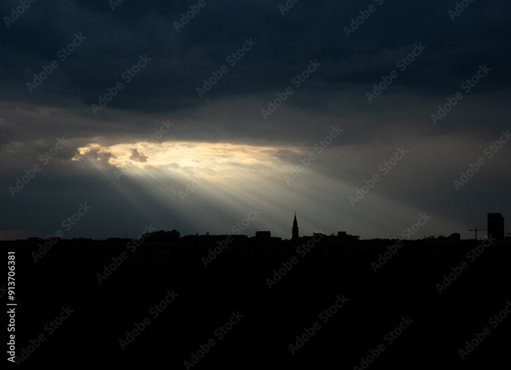 Fototapeta premium Sunlight over a city