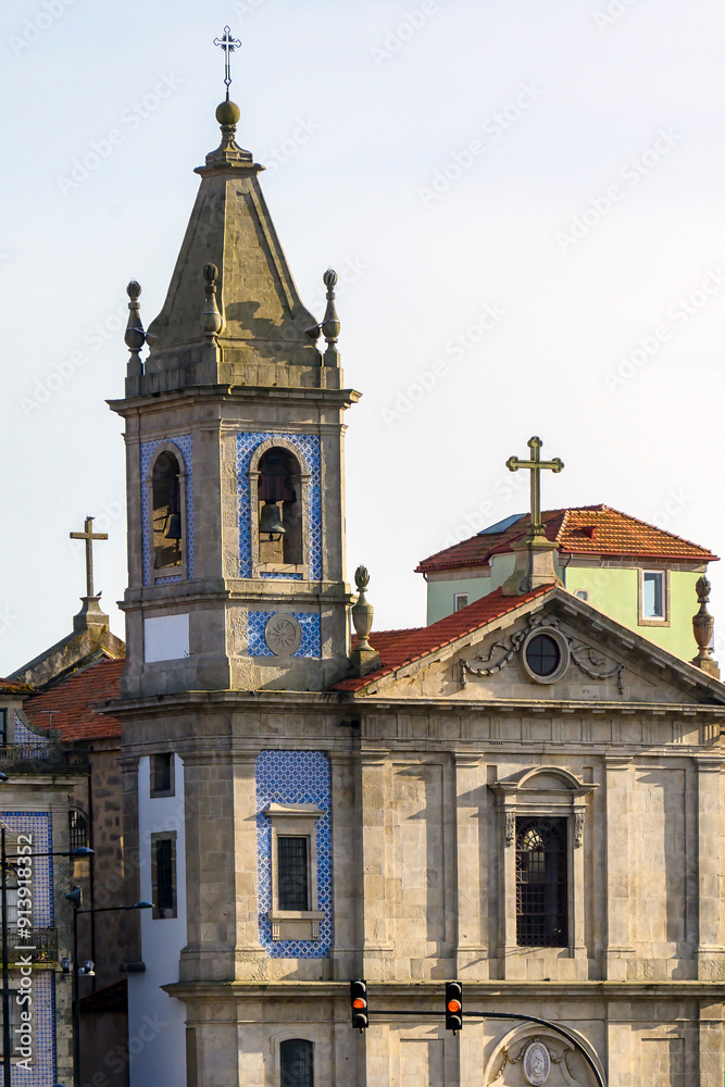 Fototapeta premium Exterior architecture of medieval Church of Sao Jose das Taipas, Porto, Portugal