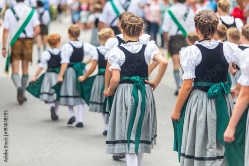фотографія Tracht - Allgäu - Dirndel - Umzug - Mädchen